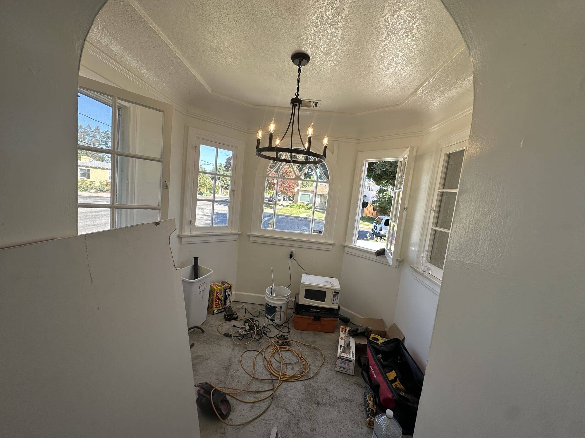 Breakfast room ceiling and windows during painting